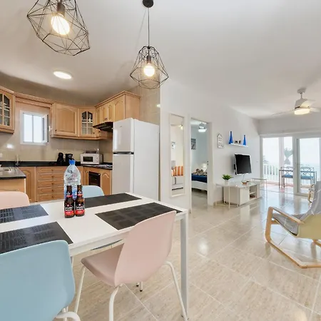 Prázdninový dům Casa Rame - Beachfront, Amazing Seaview And Air-con By Lanzarote Puerto del Carmen (Lanzarote)